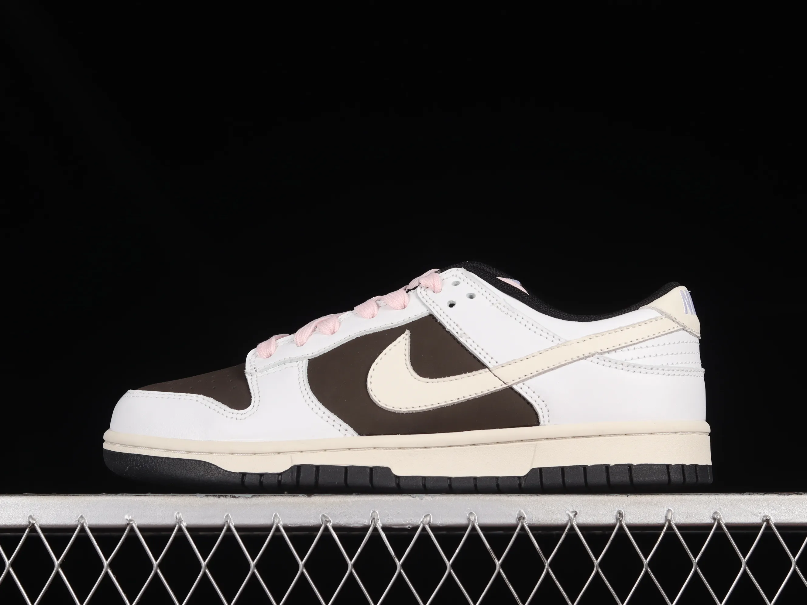 All Categories Nk SB Dunk Series Nk SB Dunk Low Low-top sneakers Nk SB Dunk Low "Reversal Mocha" City limited Mocha reverse mandarin duck SB low-top sports and leisure sneakers DO7413-999
